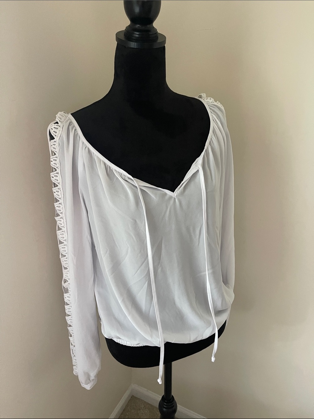 XOXO White Lace-Trim Peasant Blouse